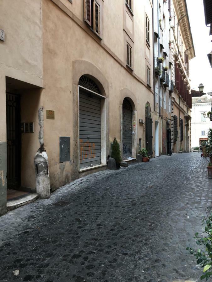 Bb Il Re Alla Reginella Guest House Roma Exterior foto